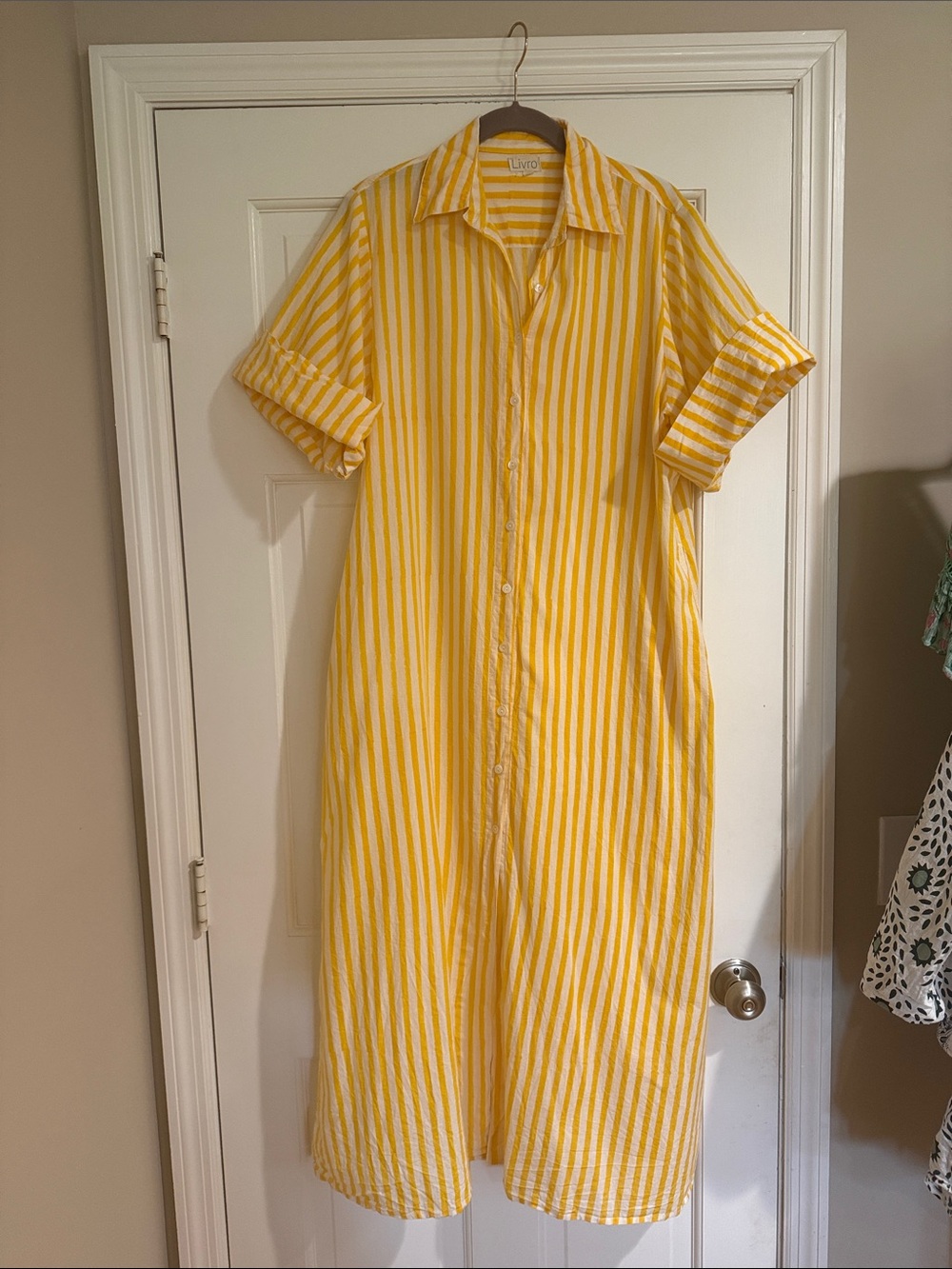 Livro Yellow and White Striped Gibbons Shirt Dress